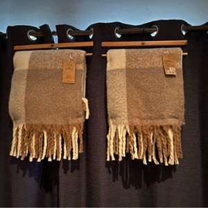 NWT set of 2 Bee & Willow throw blankets